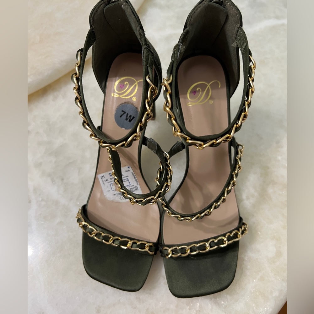 D Green heels size 7w used once